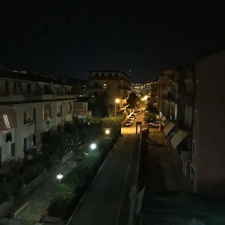 公寓 Michelangelo Al Mare 斯卡莱阿
